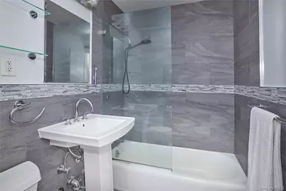 5700 Arlington Avenue #19M, Bronx, NY 10471 - Photo 7