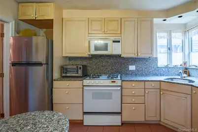 141-27 Coolidge Avenue, Briarwood, NY 11435 - Photo 13