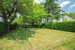 141-27 Coolidge Ave, Briarwood, NY 11435 - Photo 45