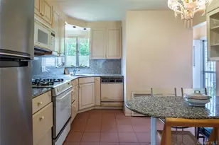 141-27 Coolidge Ave, Briarwood, NY 11435 - Photo 11