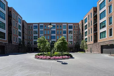 100 Garvies Point Road #1131, Glen Cove, NY 11542 - Photo 3