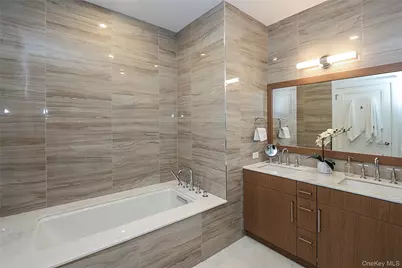 100 Garvies Point Road #1131, Glen Cove, NY 11542 - Photo 21