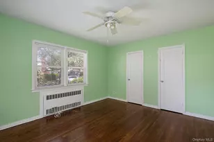 32 Croyden, New Hyde Park, NY 11040 - Photo 15