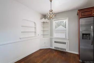 32 Croyden, New Hyde Park, NY 11040 - Photo 7
