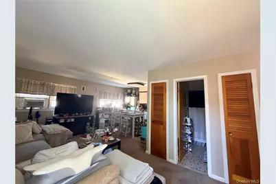 381 N Monroe Avenue, Lindenhurst, NY 11757 - Photo 37