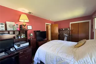 381 N Monroe Ave, Lindenhurst, NY 11757 - Photo 21
