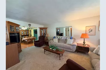381 N Monroe Avenue, Lindenhurst, NY 11757 - Photo 7
