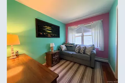 381 N Monroe Avenue, Lindenhurst, NY 11757 - Photo 23