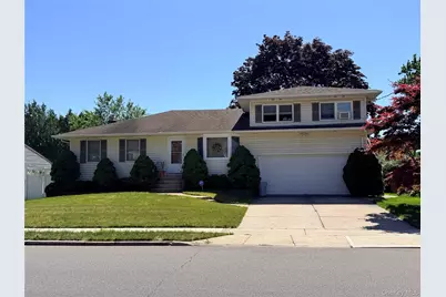381 N Monroe Avenue, Lindenhurst, NY 11757 - Photo 1