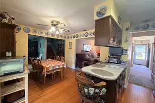 381 N Monroe Ave, Lindenhurst, NY 11757 - Photo 11