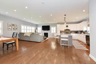 28 Red Oak Pl, Massapequa, NY 11758 - Photo 19