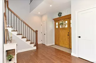28 Red Oak Pl, Massapequa, NY 11758 - Photo 9