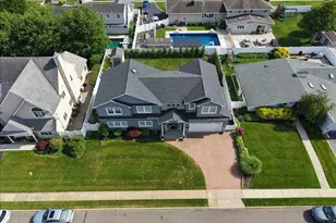 28 Red Oak Pl, Massapequa, NY 11758 - Photo 5