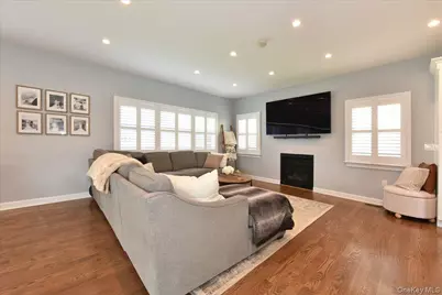 28 Red Oak Place, Massapequa, NY 11758 - Photo 11