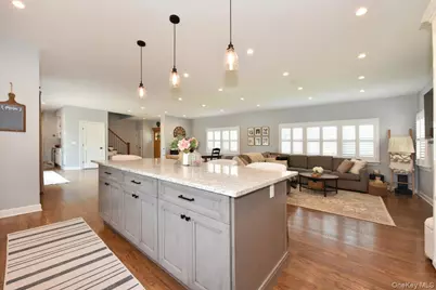 28 Red Oak Place, Massapequa, NY 11758 - Photo 17