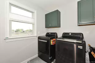 28 Red Oak Pl, Massapequa, NY 11758 - Photo 31