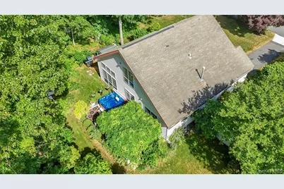 4 Blair Court, Coram, NY 11727 - Photo 23