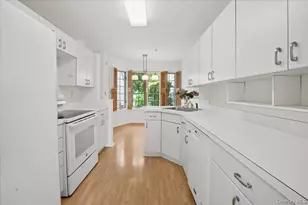 8 Oakcrest Ln, Hastings on Hudson, NY 10706 - Photo 5