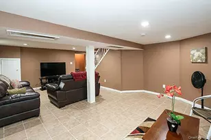 530 Coolidge Ave, Rockville Centre, NY 11570 - Photo 19