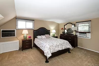 530 Coolidge Avenue, Rockville Centre, NY 11570 - Photo 13