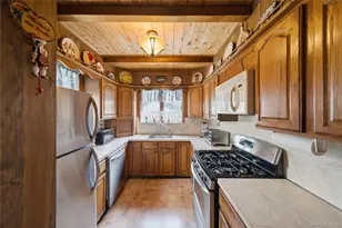 60-33 69th Ln, Maspeth, NY 11378 - Photo 7