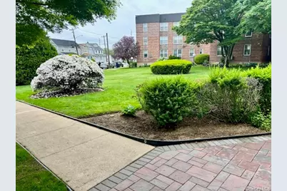 530 Dubois Avenue # 2C, Valley Stream, NY 11581 - Photo 1