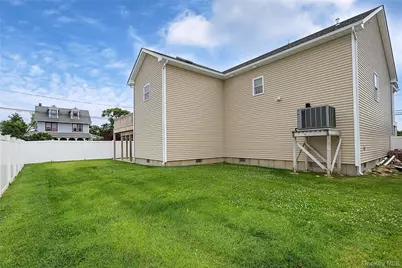 370 Rider Avenue, Patchogue, NY 11772 - Photo 35