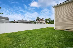 370 Rider Ave, Patchogue, NY 11772 - Photo 37