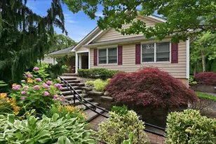 42 McLane Dr, Dix Hills, NY 11746 - Photo 3