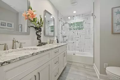42 McLane Drive, Dix Hills, NY 11746 - Photo 21