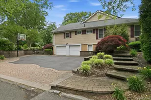 42 McLane Dr, Dix Hills, NY 11746 - Photo 39