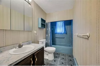 88 Pinewood Drive, Shirley, NY 11967 - Photo 7