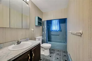 88 Pinewood Dr, Shirley, NY 11967 - Photo 7
