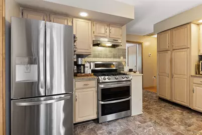 26 Pugsley Parkway, Cortlandt Manor, NY 10567 - Photo 7