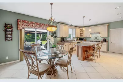 6 Westover Court, Shoreham, NY 11786 - Photo 17