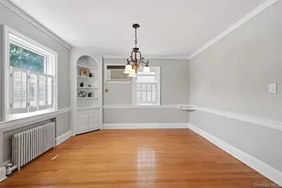 63 Andrew Street, Manhasset, NY 11030 - Photo 9