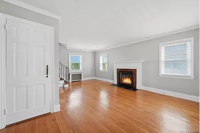63 Andrew Street, Manhasset, NY 11030 - Photo 5
