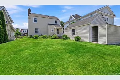 63 Andrew Street, Manhasset, NY 11030 - Photo 23