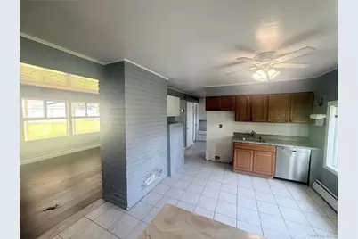 143 Red Maple Drive N, Levittown, NY 11756 - Photo 5