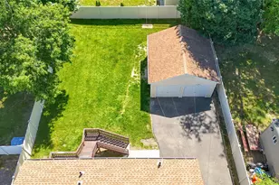 7 Penndale Dr, Amityville, NY 11701 - Photo 5