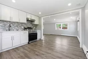 7 Penndale Dr, Amityville, NY 11701 - Photo 13