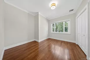 146-24 Bayside Ave, Flushing, NY 11354 - Photo 17