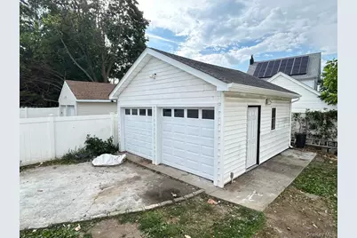 109 Leverich Street, Hempstead, NY 11550 - Photo 41