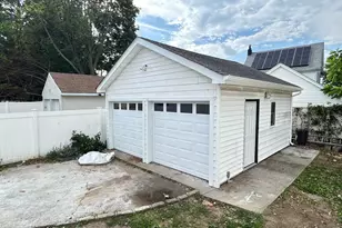 109 Leverich St, Hempstead, NY 11550 - Photo 41