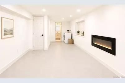 1726 Summerfield Street, Ridgewood, NY 11385 - Photo 7