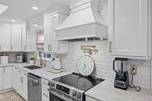 30 Marbeth Cir, Miller Place, NY 11764 - Photo 11