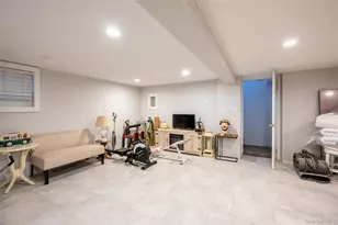 30 Marbeth Cir, Miller Place, NY 11764 - Photo 31
