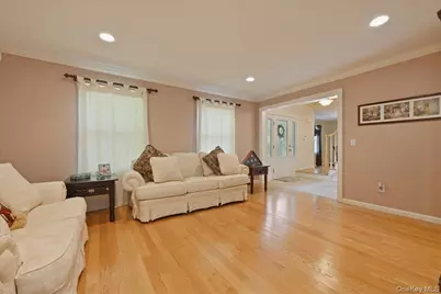 32 Scenic Hills Drive, Ridge, NY 11961 - Photo 19