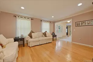 32 Scenic Hills Dr, Ridge, NY 11961 - Photo 19