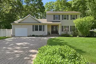 32 Scenic Hills Dr, Ridge, NY 11961 - Photo 3